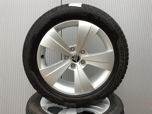 051, Skoda 17 inch winterbanden 5x112