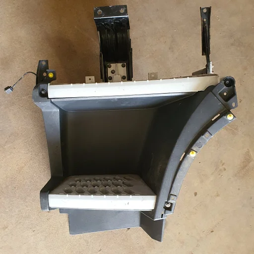 VO FH4 STEP TOP LEFT 82136982