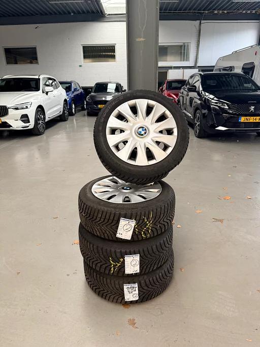 Winterbandenset op stalen velgen voor BMW 1 serie (2011, F20, F21)