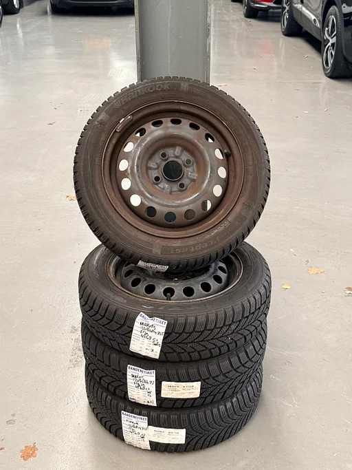 Winterbandenset  op stalen velgen voor Peugeot 108 / Citroen C1