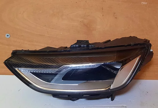 Koplamp links LED Audi A4 B9 facelift v.a 2019 8W0941011