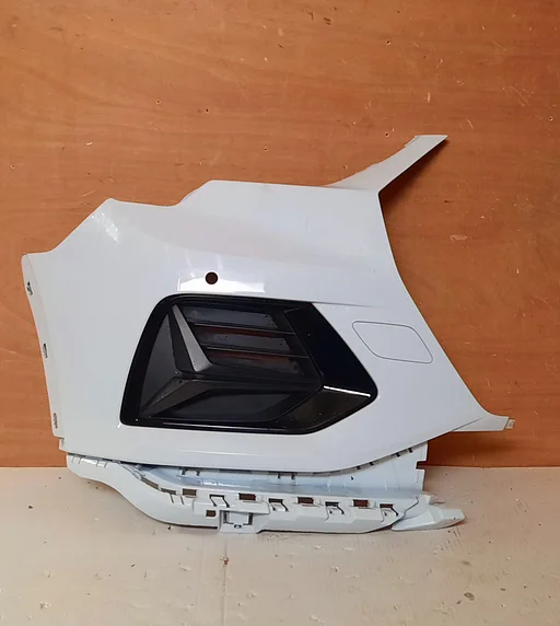Voorbumper bumperhoek rechts Audi Q3 F3 ->'18 PDC 83A807438A