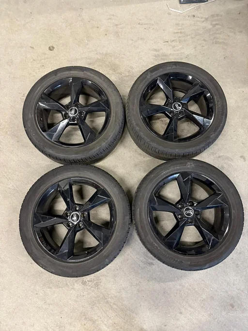 Q3 sportback 235/50R19 19 inch originele velgen met zomerbanden