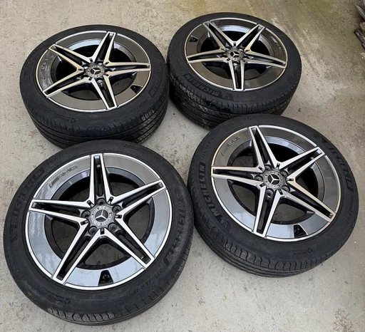Mercedes C klasse C300E Hybrid W206 AMG 18 inch originele velgen A2064017600 | A2064016600 | zomerbanden