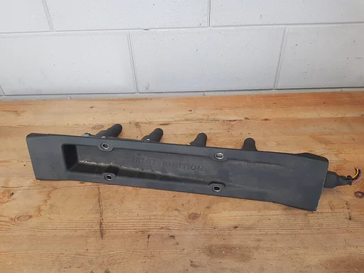 Saab 9-3 93 en 9-5 95 bobine 2.0 en 2.3 benzine zwarte kap