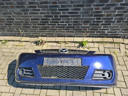 Mazda 5 2005 - 2009 voorbumper nette staat met grille €100