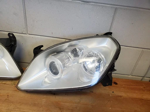 Opel Tigra B twintop koplamp links zilver €100 geen ribbels