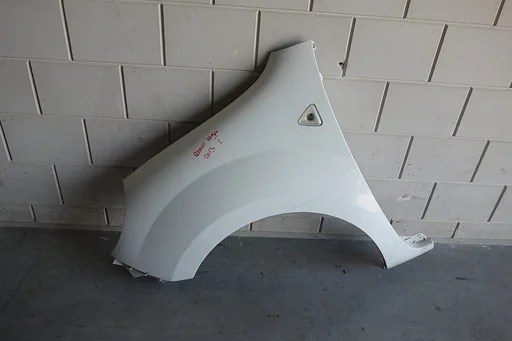 Voorscherm spatbord wit Renault Kangoo 2008 - 2013 €50