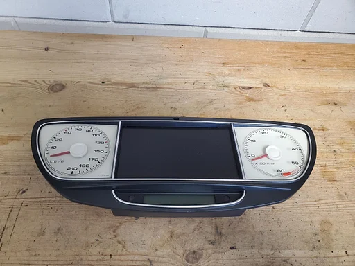 Citroen C8 en Peugeot 807 navigatie display 9803181280 €200