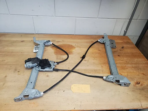 Renault Megane cc 2004 -2009 raammechanisme rechts voor €100