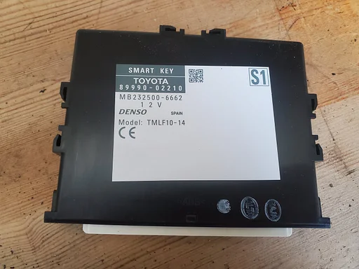 Toyota Auris 2012 -2018 keyless smart key module 89990-02210