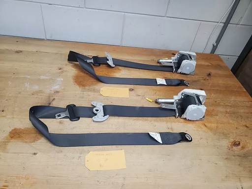 Toyota Auris 2012 - 2018 veiligheidsgordel riem linksvoor