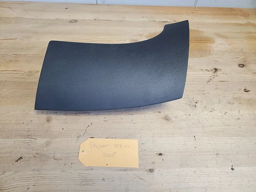 Peugeot 207 knie airbag links 96501001zd €50  2006 - 2013