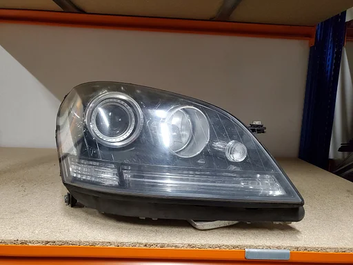 Mercedes ML W164 2005-2009 xenon koplamp rechts zwarte inleg