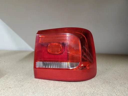 VW Touran 2010 - 2015 achterlicht rechts buiten netjes €50