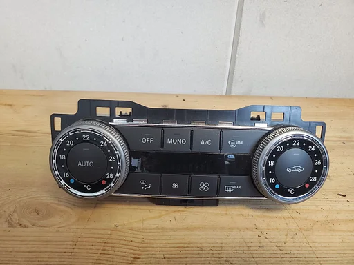 Mercedes C klasse W204 07 - 14 kachelbedienpaneel 2049009104