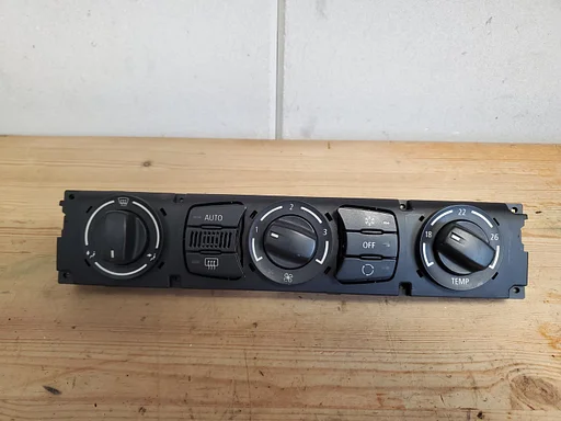 BMW 5 serie E60 E61 2003 - 2010 climate paneel €50 6938548
