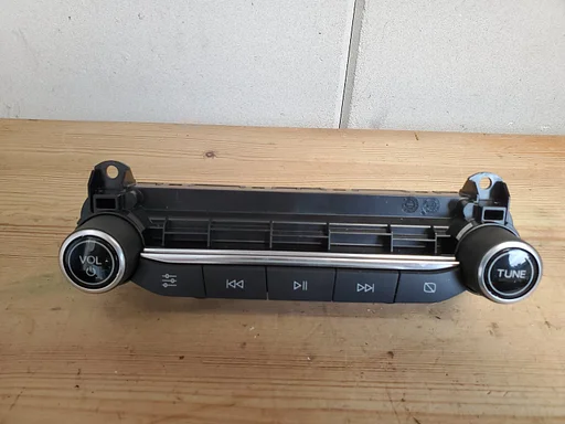 Ford Fiesta 2017 - 2023 radio bediening h1bt-18k811-hf €30