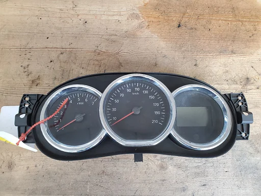 Dacia Logan / Sandero / Duster tellerklok cockpit 2013 -2018