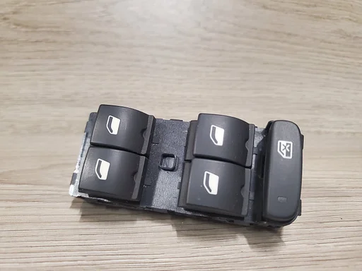 Citroen C3 / Opel Astra L 22 - 25 raamschakelaar 98148907zd