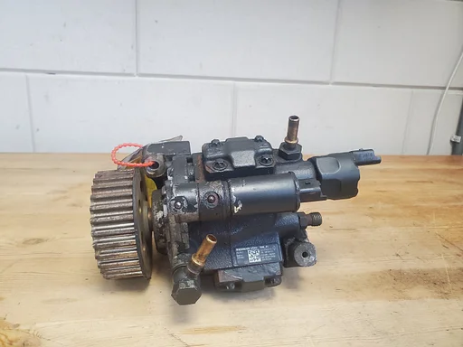 Renault Clio 3 Megane 2 Scenic 2 dieselpomp 8200430599 1.5