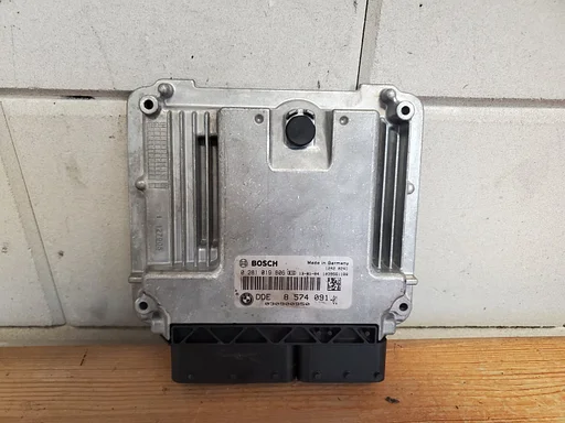 BMW 5 serie F10 3 F30 en x3 F25 motorcomputer ecu 8574091