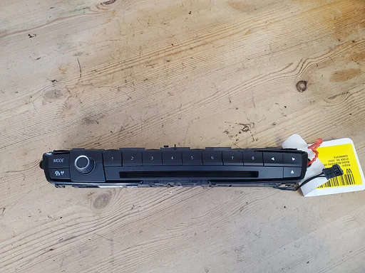 BMW 1 serie F20 F21 / 3 F30 F31 radio bedieningspaneel €30
