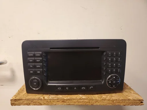 Mercedes ML W164 05 - 12 radio navigatie COMAND a1648707889