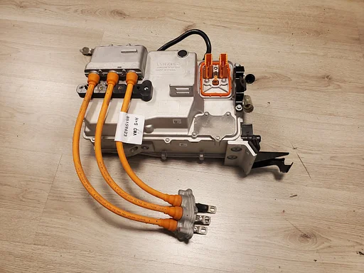 Lynk & co 01 2020 - 2024 dc/dc omvormer inverter 8894765000