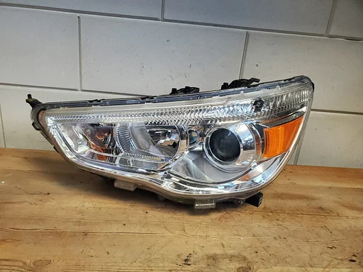 Mitsubishi ASX 2010 - 2016 koplamp links halogeen €150