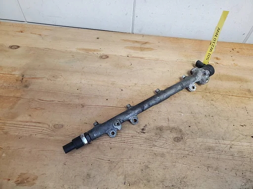 Mercedes 2.2 cdi diesel galerij a6110700095 met sensoren €40