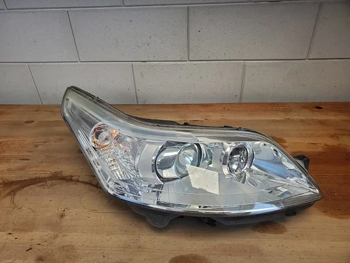 Citroen C4 2004 - 2010 koplamp rechts XENON 9680687180 €150