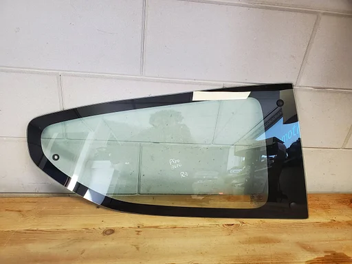 Suzuki Alto / Nissan Pixo 2009 - 2016 deurruit rechts achter