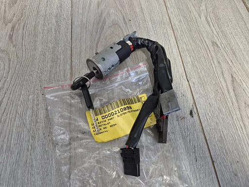 Citroen ZX 1991 - 1997 contactslot met 2x sleutel €20