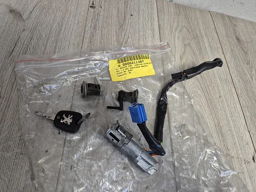 Peugeot 206 2001 - 2009 contactslot met sleutel en deurslot