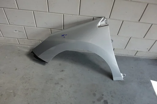 Peugeot 308 cc cabrio voorscherm spatbord links zilver €50