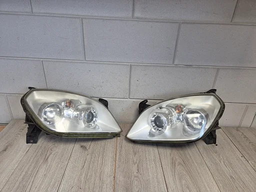 Opel Tigra Twintop 2004 - 2010 koplamp rechts zilver ribbel
