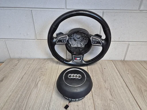 Audi A1 stuur 2010 - 2019 + knoppen en flippers ORIGINEEL S1
