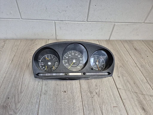 Mercedes S klasse W116 1972 - 1980 tellerklok cockpit €150