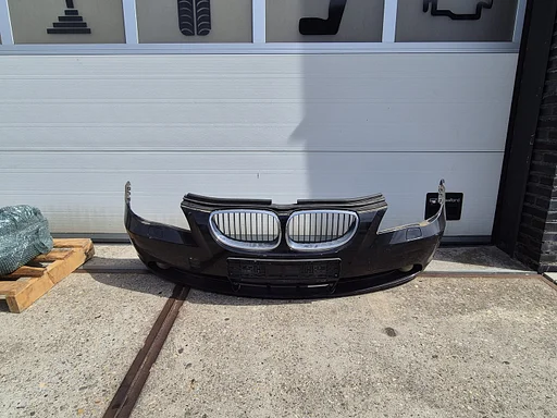 BMW 5 serie E60 / E61 2003 tot 2007 voorbumper met sproeiers