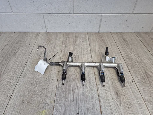 Opel 2.2 direct injector met galerij Z22yh Zafira / Vectra