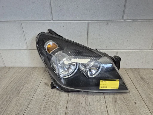 Opel Astra H 2004 - 2008 koplamp rechts zwarte inleg €50