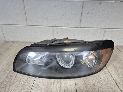 Volvo C30 2006 tot 2010 koplamp links 31214537 nokje af €100