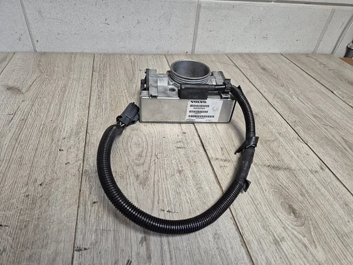 Volvo S60 V70 XC70 S80 XC90 gasklephuis 2.4 benzine 9497244