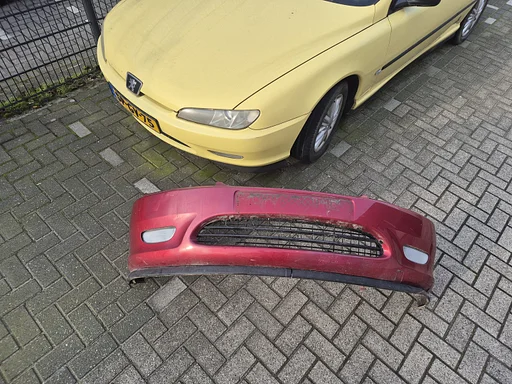 Peugeot 406 coupe 1997 - 2003 voorbumper SCHADES zie foto's