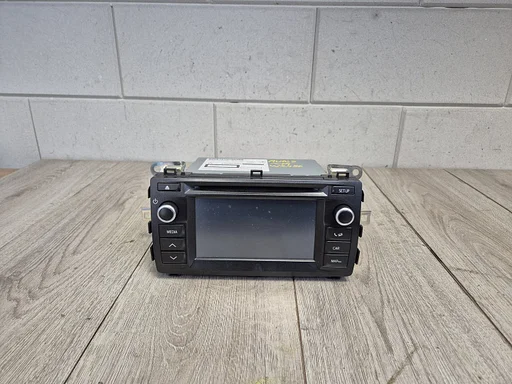 Toyota Auris 2012 - 2015 radio navigatie systeem 8614002290