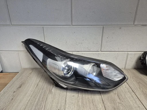 Kia Sportage 2015 - 2021 koplamp rechts led 92102f1011 €150