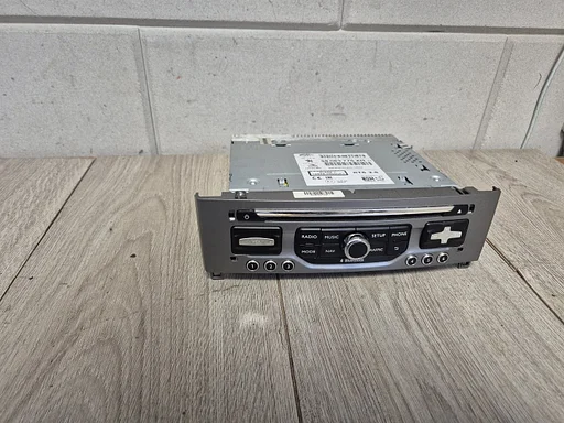 Peugeot 308 van 2011 - 2013 radio navigatie 98083775xh €300