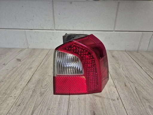 Volvo V70 2007 - 2012 achterlicht rechts zie de foto's €50