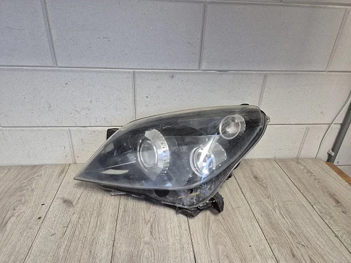 Opel Astra H 2004 - 2010 koplamp XENON met bochtlicht €250